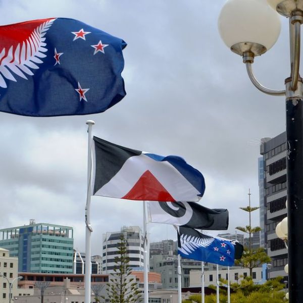 Σταθερό διατηρεί τον φόρο καπνού η κυβέρνηση συνασπισμού της Νέας Ζηλανδίας για τον υπόλοιπο χρόνο που της απομένει
