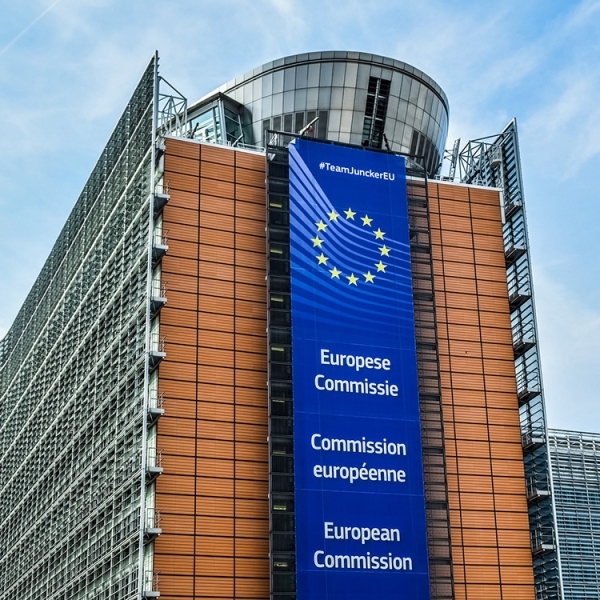 Στο Ευρωπαϊκό Δικαστήριο η Κεντρική Επιτροπή που θέλει να απαγορεύσει τον αρωματικό καπνό θέρμανσης